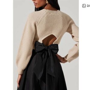 Astr Eila Bow Back Wool Blend Sweater Cream